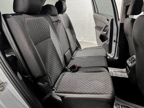 Used 2018 Volkswagen Tiguan S FWD image 11