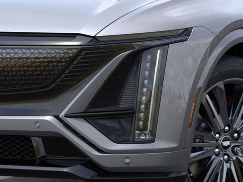 New 2026 Cadillac Lyriq V AWD/4WD image 10