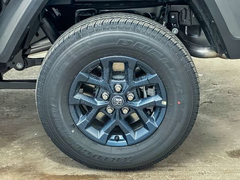 New 2026 Jeep Gladiator Overland AWD/4WD image 43