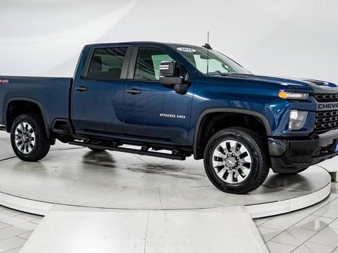 Used 2022 Chevrolet Silverado 2500 Custom w/ Custom Value Package AWD/4WD image 11