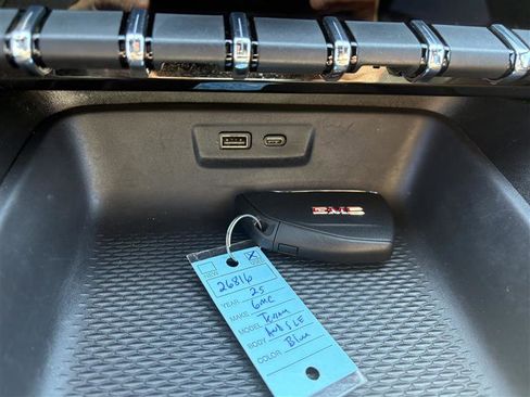 Used 2025 GMC Terrain Elevation AWD/4WD image 17