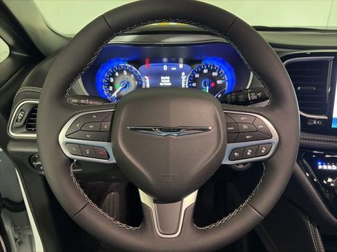 New 2026 Chrysler Pacifica Limited image 25