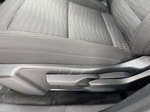 Used 2026 Chevrolet Equinox LT AWD/4WD image 14