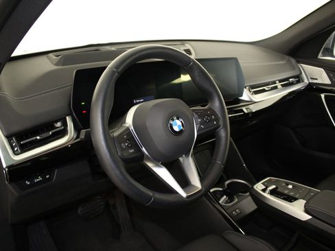 Certified 2025 BMW X2 xDrive28i w/ Premium Package image 4