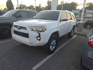 Used 2022 Toyota 4Runner SR5 Premium w/ Moonroof Package AWD/4WD video 1