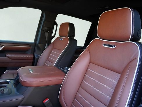 New 2026 GMC Sierra 2500 Denali Ultimate w/ Max Trailering Package image 13