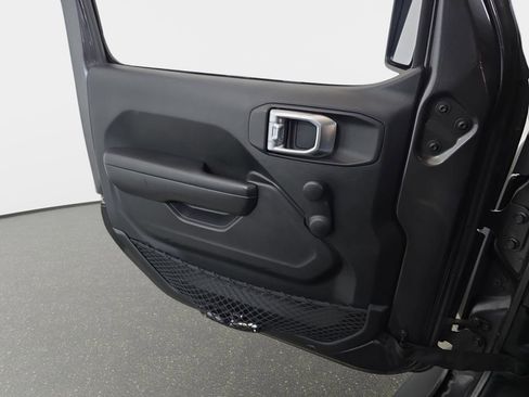 Used 2018 Jeep Wrangler Sport image 26