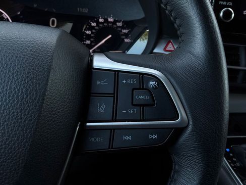 Used 2025 Toyota Sienna XLE FWD image 41