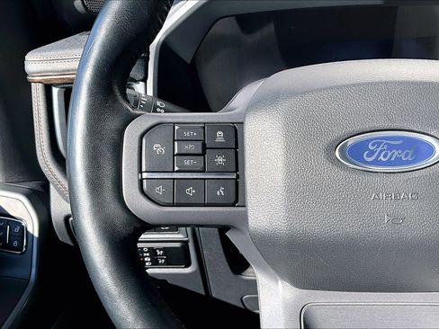 Used 2023 Ford F150 Lightning Lariat image 18