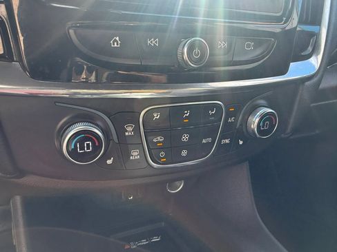 Used 2023 Chevrolet Traverse LT AWD/4WD image 27
