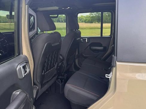 Used 2020 Jeep Gladiator Rubicon AWD/4WD image 11