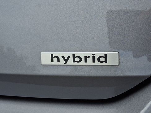 Certified 2025 Hyundai Elantra Limited FWD image 31