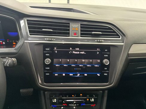 Used 2022 Volkswagen Tiguan SE FWD image 27