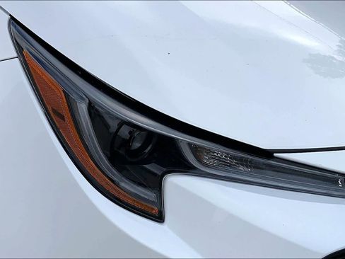 Used 2025 Toyota Corolla LE FWD image 27