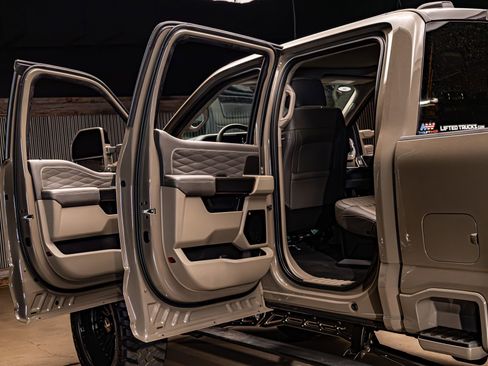 Used 2026 Ford F350 Platinum w/ Platinum Plus Package image 29