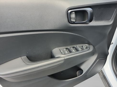 Certified 2026 Hyundai Venue SEL FWD image 17