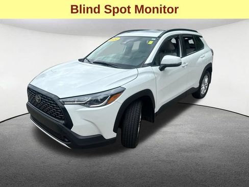 Used 2024 Toyota Corolla Cross LE w/ Moonroof Package AWD/4WD image 5