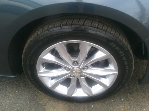 Used 2020 Chevrolet Malibu LT image 35