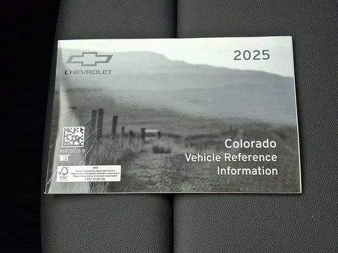 Used 2025 Chevrolet Colorado LT w/ LT Convenience Package AWD/4WD image 26
