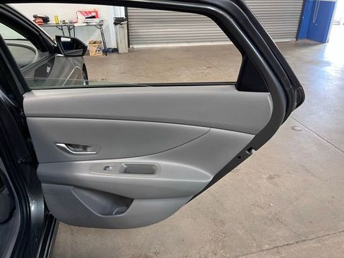 Used 2024 Hyundai Elantra SEL image 16