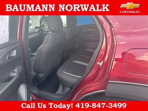Used 2025 Chevrolet TrailBlazer LT FWD image 10