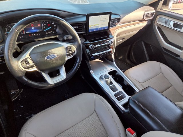 Used 2023 Ford Explorer Limited w/ Equipment Group 301A RWD image 8