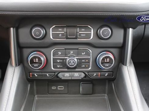 Used 2023 Chevrolet Tahoe Z71 w/ Luxury Package AWD/4WD image 19
