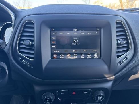 Used 2021 Jeep Compass Latitude image 14