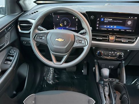 Used 2025 Chevrolet TrailBlazer LT image 32