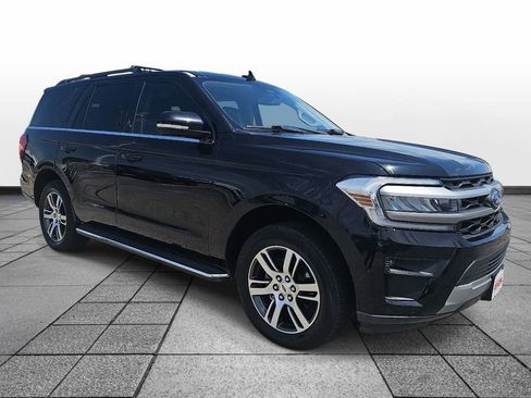 Used 2022 Ford Expedition XLT RWD image 3