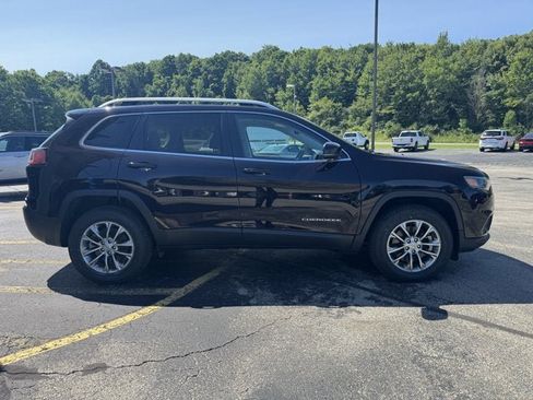 Used 2021 Jeep Cherokee Latitude Plus AWD/4WD image 6