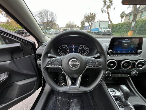 Used 2025 Nissan Sentra SV image 32