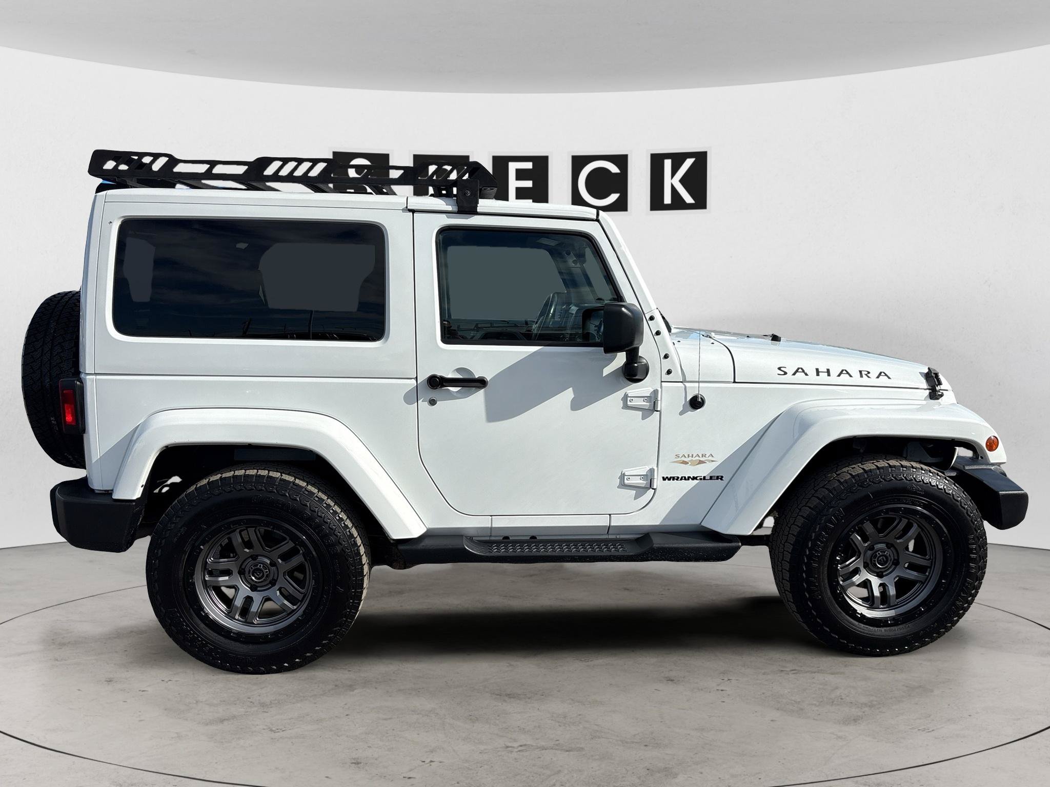 Used 2015 Jeep Wrangler Sahara w/ Connectivity Group AWD/4WD image 6