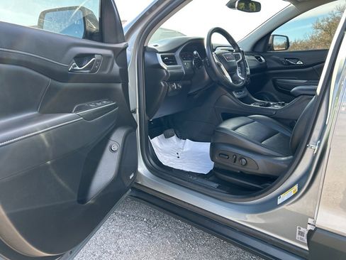 Used 2023 GMC Acadia SLT image 9