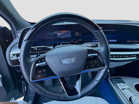 Used 2024 Cadillac Lyriq Sport image 10