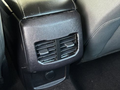 Used 2020 Ford Fusion SE image 15