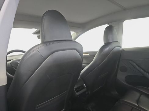 Used 2023 Tesla Model Y Long Range AWD/4WD image 12