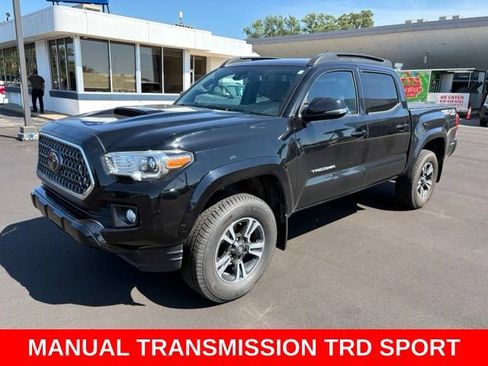 Used 2019 Toyota Tacoma TRD Sport AWD/4WD image 1