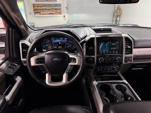 Used 2019 Ford F250 Lariat w/ Lariat Ultimate Package AWD/4WD image 24