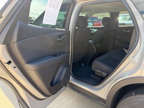 Used 2021 Chevrolet Blazer LT FWD image 31