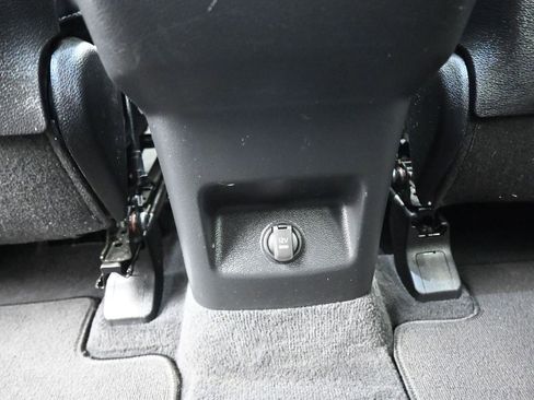 Used 2022 Kia Telluride S image 35