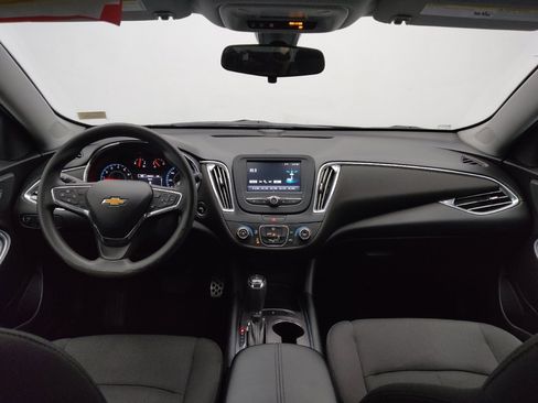 Used 2017 Chevrolet Malibu LT image 22