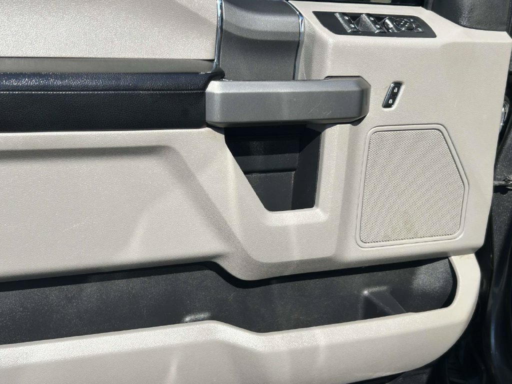 Used 2018 Ford F150 XLT w/ Equipment Group 302A Luxury AWD/4WD image 19