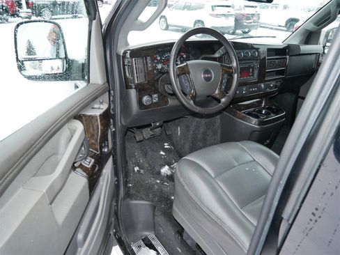 Used 2018 GMC Savana 2500 w/ Enhanced Convenience Package image 11