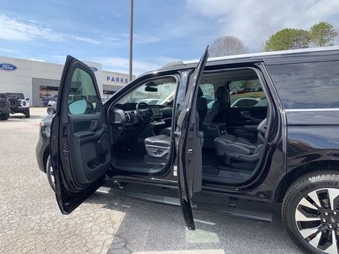 New 2025 Ford Expedition Max Platinum w/ Driver's Package image 20