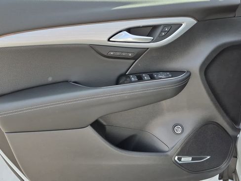 New 2026 Buick Envision Avenir image 9