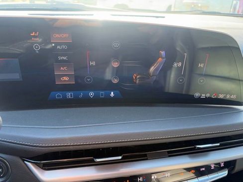Certified 2025 Cadillac XT4 Premium Luxury FWD image 22
