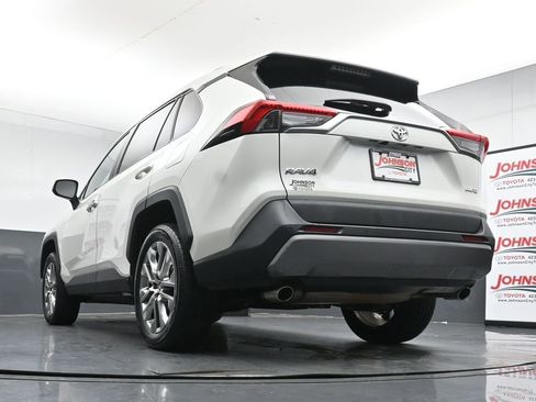 Used 2020 Toyota RAV4 Limited FWD image 37
