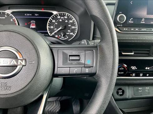 Certified 2024 Nissan Rogue SV FWD image 24