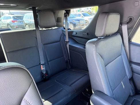 Used 2025 GMC Yukon Denali AWD/4WD image 14
